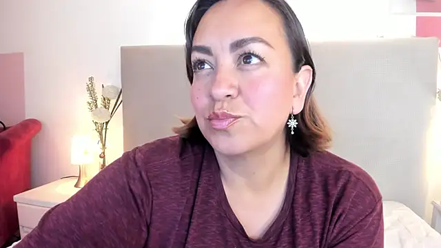 Angel Velvet online show from February 25, 2026, 5:02 pm