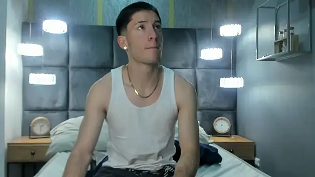Snapshot of HunterHeat_ chatting on September 24, 2025, 11:50 am HunterHeat online show from September 24, 2025, 11:50 am