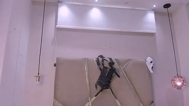 Snapshot of HunterHeat_ chatting on October 22, 2025, 11:42 am HunterHeat online show from October 22, 2025, 11:42 am