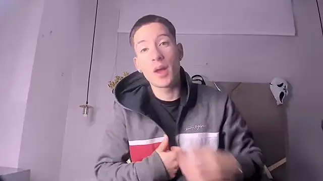 Snapshot of HunterHeat_ chatting on October 23, 2025, 11:53 am HunterHeat online show from October 23, 2025, 11:53 am