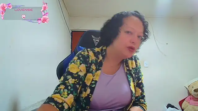 Miss Oriana online show from November 9, 2025, 10:25 pm