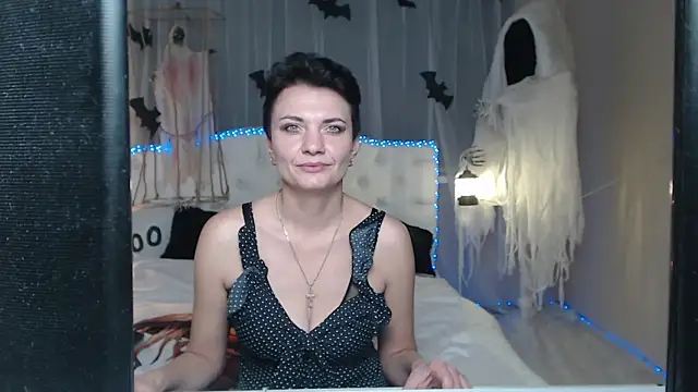 AvaSaturnian online show from October 23, 2025, 12:37 pm