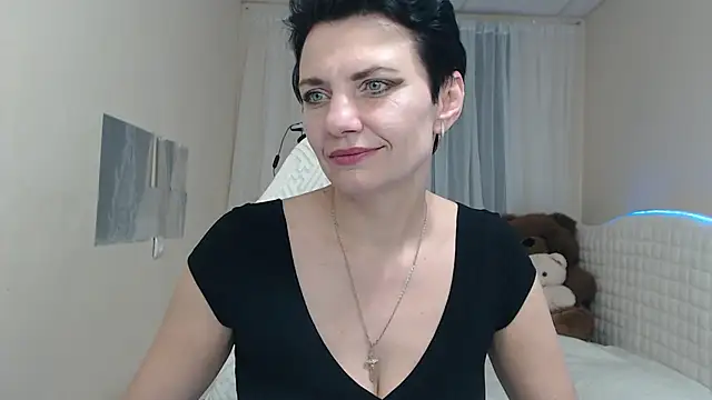 AvaSaturnian online show from November 20, 2025, 1:34 pm