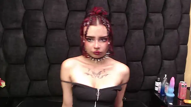 Snapshot of Sophie_Jhoms chatting on November 15, 2025, 4:49 am Sophie Jhoms online show from November 15, 2025, 4:49 am