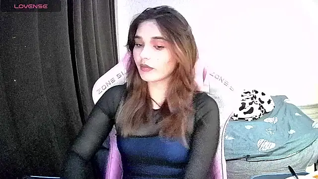 Kris Moss online show from December 22, 2025, 10:10 pm