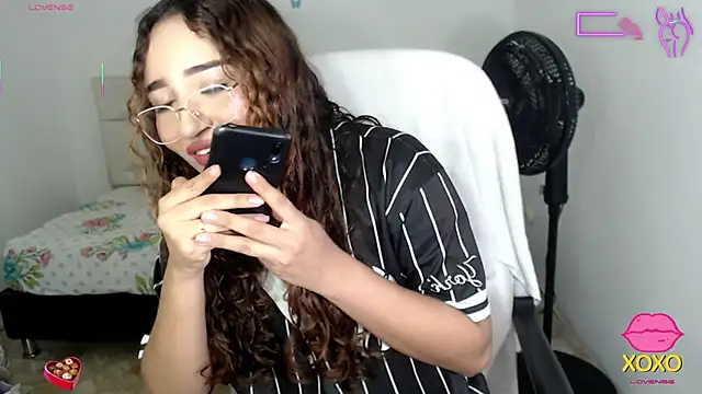 sasha 17  online show from October 6, 2025, 5:02 pm