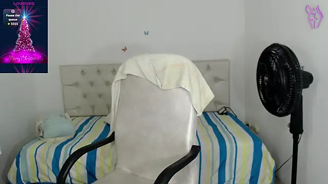 sasha 17  online show from December 1, 2025, 4:41 pm