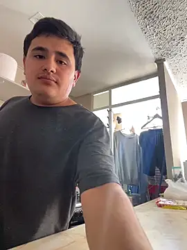 whitsblack online show from November 16, 2025, 7:18 pm