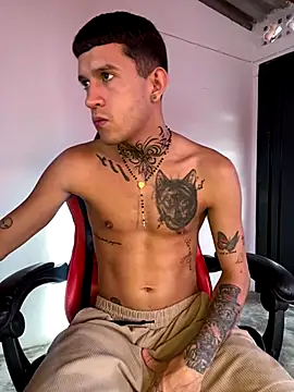 Snapshot of dilan_abraham12 chatting on November 3, 2025, 9:40 pm dilan abraham12 online show from November 3, 2025, 9:40 pm