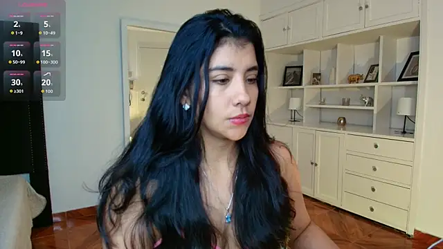 nina moen online show from November 26, 2025, 3:06 am