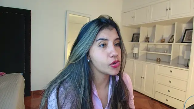 nina moen online show from January 11, 2026, 3:13 am