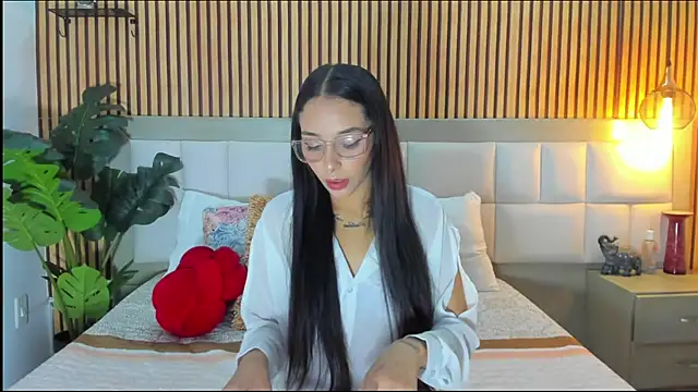 Roseaurora online show from February 21, 2026, 12:40 pm