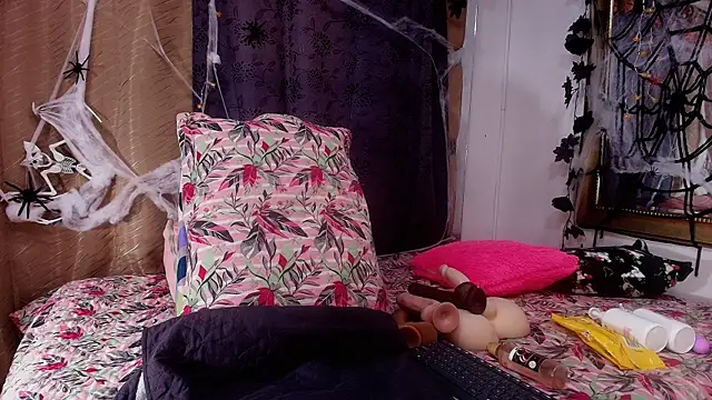 sweegirl69 online show from October 26, 2025, 12:16 pm