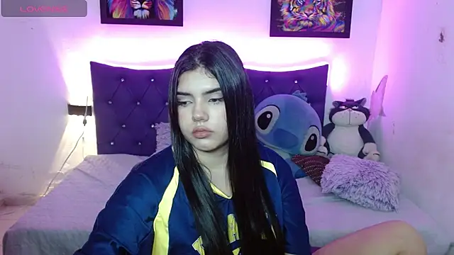 Emma yui19 online show from April 19, 2026, 3:29 am