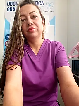 Snapshot of Madisson-04_ chatting on February 5, 2026, 1:51 pm Madisson-04 online show from February 5, 2026, 1:51 pm