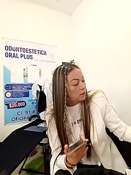 Snapshot of Madisson-04_ chatting on January 17, 2026, 2:09 pm Madisson-04 online show from January 17, 2026, 2:09 pm