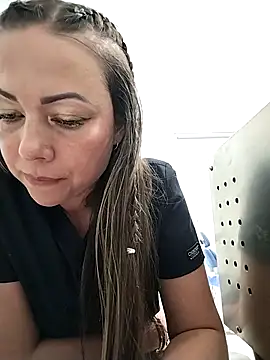 Madisson-04  online show from October 8, 2025, 7:47 pm