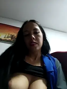 Snapshot of MiaForever1 chatting on February 5, 2026, 2:07 am MiaForever1 online show from February 5, 2026, 2:07 am