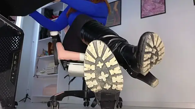 CruelSiren online show from March 22, 2026, 9:00 am