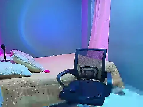 Snapshot of sophiejuicy_ chatting on September 28, 2025, 5:03 am sophiejuicy online show from September 28, 2025, 5:03 am