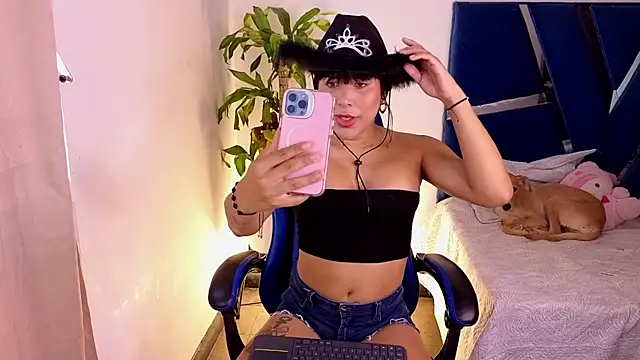 Snapshot of dahiana_marin chatting on August 4, 2026, 8:13 pm dahiana marin online show from August 4, 2026, 8:13 pm