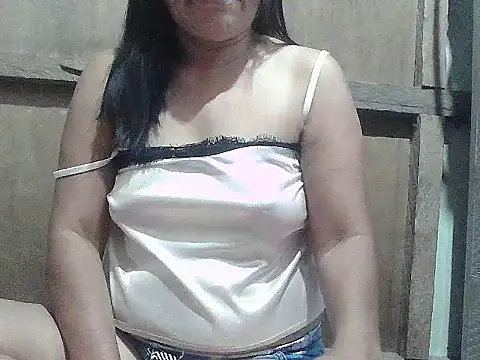 Snapshot of hotmama_063 chatting on June 4, 2026, 9:41 pm hotmama 063 online show from June 4, 2026, 9:41 pm