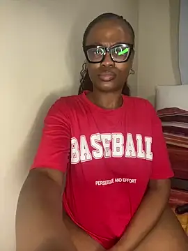 Moonzy77 online show from October 8, 2025, 11:27 pm