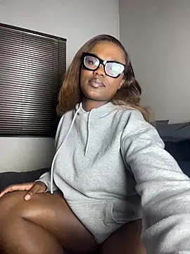 Moonzy77 online show from February 15, 2026, 9:14 pm