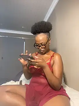 Moonzy77 online show from November 10, 2025, 10:15 pm