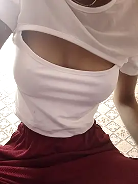 Snapshot of Aidakhan1212 chatting on October 31, 2025, 12:07 am Aidakhan1212 online show from October 31, 2025, 12:07 am