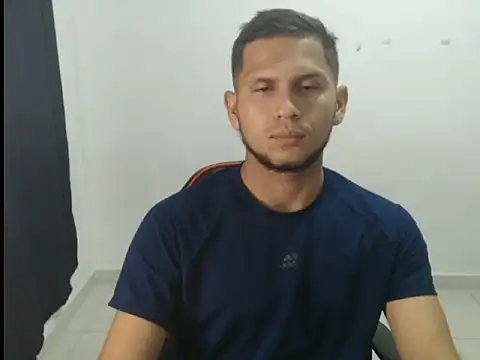 Snapshot of maik_135 chatting on September 24, 2025, 10:33 am maik 135 online show from September 24, 2025, 10:33 am