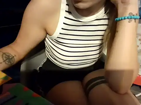 Snapshot of Luna_Fox09 chatting on September 9, 2025, 5:11 pm Luna Fox09 online show from September 9, 2025, 5:11 pm