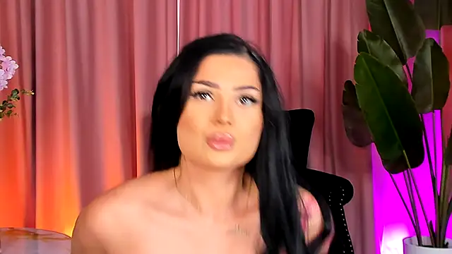 KylieKroftt online show from September 20, 2025, 2:00 pm