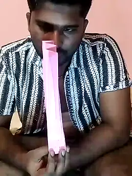 milkyseduce online show from September 23, 2025, 8:05 pm