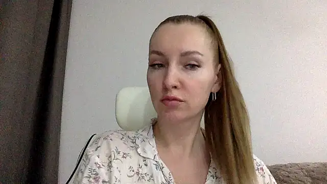Snapshot of Varnyx chatting on February 23, 2026, 5:02 pm Varnyx online show from February 23, 2026, 5:02 pm