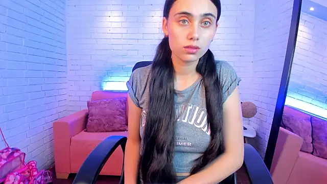 sofiapalacioss online show from October 11, 2025, 3:24 pm