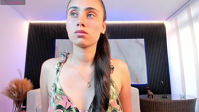 sofiapalacioss online show from November 21, 2025, 7:13 pm