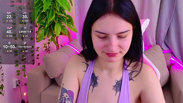 Snapshot of Angel_Braun chatting on November 17, 2025, 1:04 pm Angel Braun online show from November 17, 2025, 1:04 pm