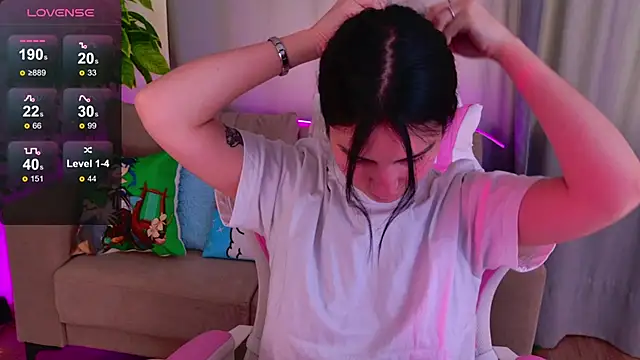 Snapshot of Angel_Braun chatting on October 23, 2025, 10:25 am Angel Braun online show from October 23, 2025, 10:25 am