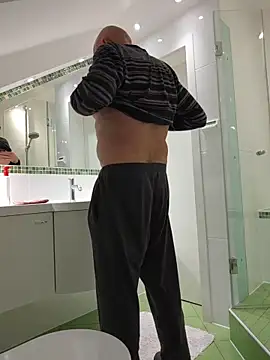 Oldmenhot66 online show from January 15, 2026, 5:33 am