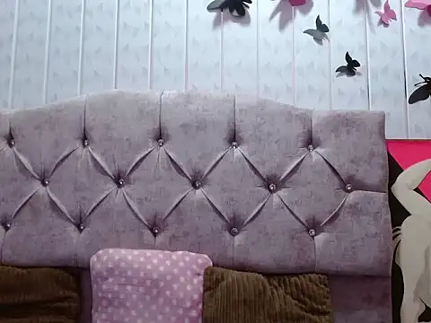 Snapshot of Emiily_Johamson chatting on September 16, 2025, 1:50 am Emiily Johamson online show from September 16, 2025, 1:50 am