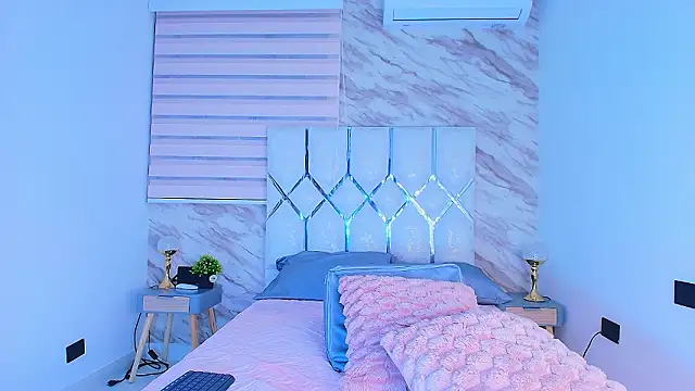 collet 1 online show from February 6, 2026, 12:12 pm