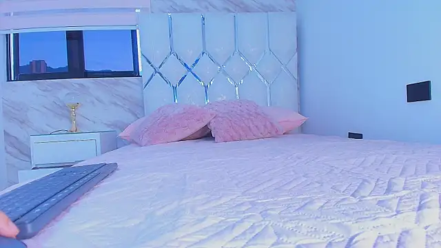 collet 1 online show from October 31, 2025, 12:02 pm