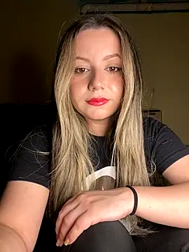 Snapshot of Model930 chatting on September 27, 2025, 2:23 pm Model930 online show from September 27, 2025, 2:23 pm