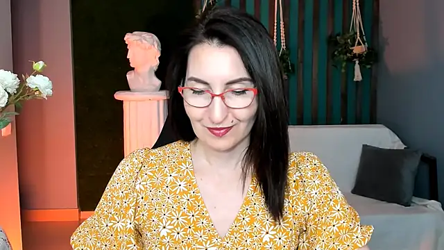 Snapshot of UnaTerra chatting on May 24, 2026, 6:13 am UnaTerra online show from May 24, 2026, 6:13 am