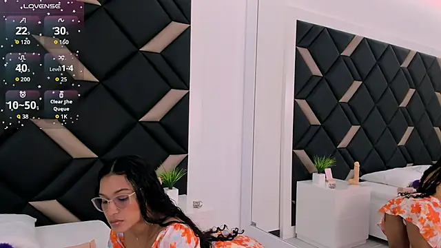 RominaRodriguez online show from October 5, 2025, 4:09 pm