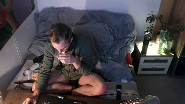 EdelHolz91 online show from November 28, 2025, 3:12 pm