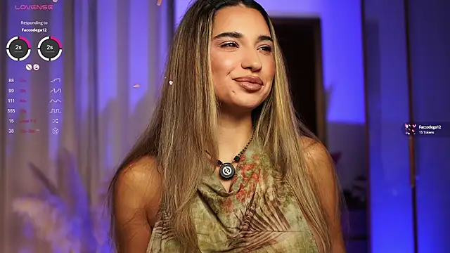 Snapshot of ItalianGirl chatting on October 8, 2025, 7:14 pm ItalianGirl online show from October 8, 2025, 7:14 pm