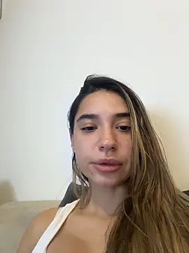 Snapshot of ItalianGirl chatting on November 20, 2025, 10:20 pm ItalianGirl online show from November 20, 2025, 10:20 pm