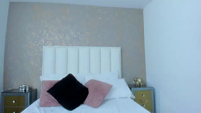 KaylieBrooks online show from December 2, 2025, 7:04 pm